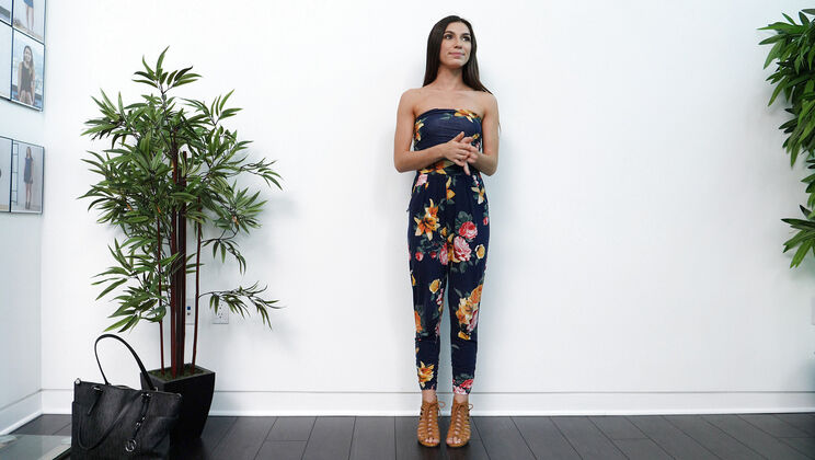 [NetVideoGirls] - Gianna's Sizzling Hot Audition - Gianna