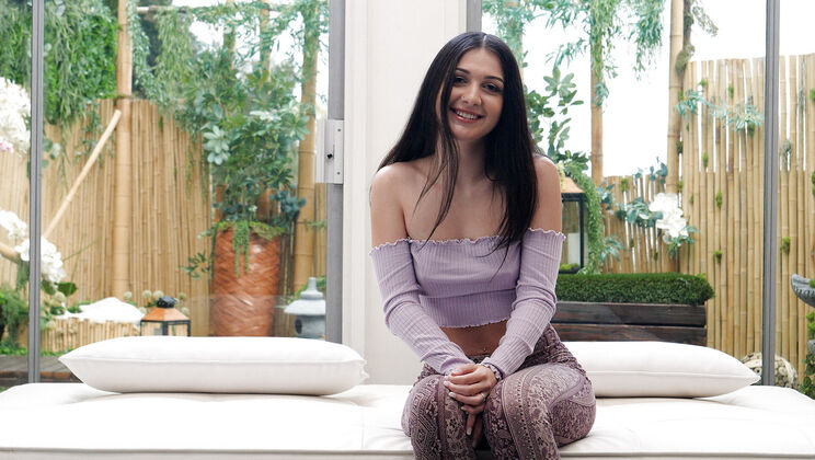 [NetGirl] - April's Missionary Fuck - April