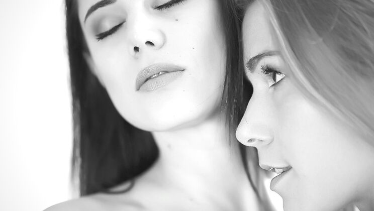 [SuperPrivateX] - Chaplin's Naughty Dream: Alexis Crystal and Friends - Alexis Crystal - Marcello Bravo - LittleCaprice