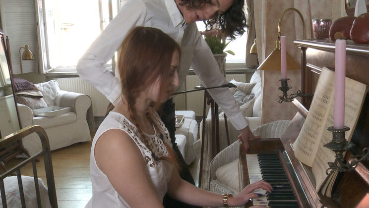 Hairy Lesbians: Lolo & Rococo