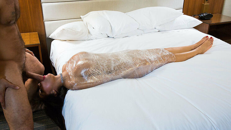 [Tonight’sGirlfriend] - Pornstar Gia Milana gets wild fuck in stockings - Danny Mountain - Gia Milana