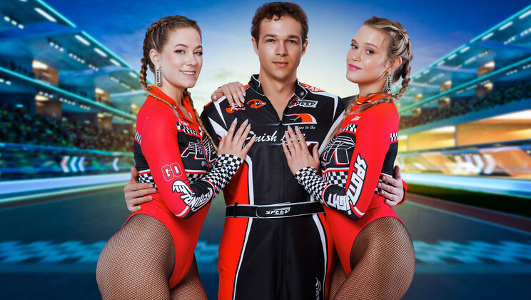 [StepSiblings] - Taboo Family Fun: Pantyless PAWG Stepsisters in 2 Girl Blowjob - River Lynn - Jayden Marcos - Chloe Rose