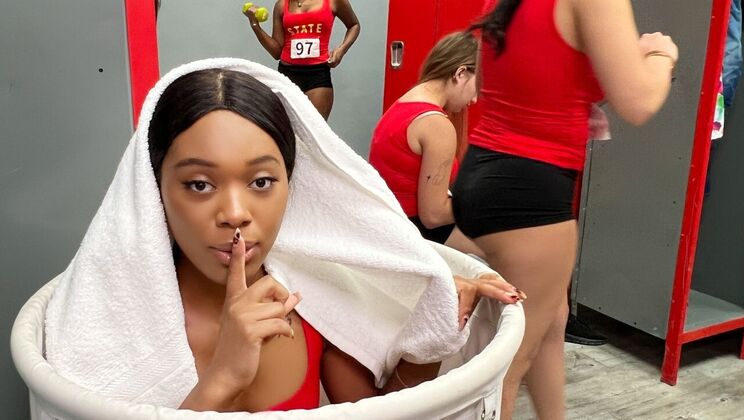 Handjob and Doggystyle with a Track Star